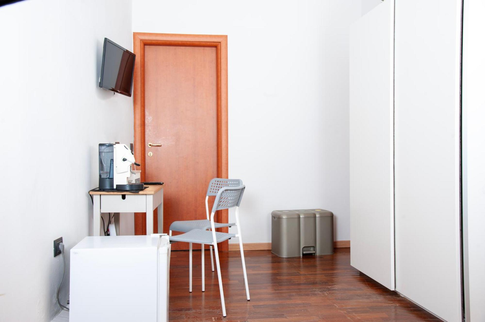 Palazzo Carafa Della Spina And Bed & Breakfast Napels